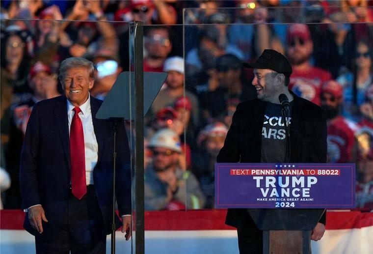 Stars im US-Wahlkampf: Taylor für Harris, Kanye für Trump Elon Musk unterstützt Trump nicht nur von der Ferne, sondern auch vor Ort im Wahlkampf. (Archivbild)