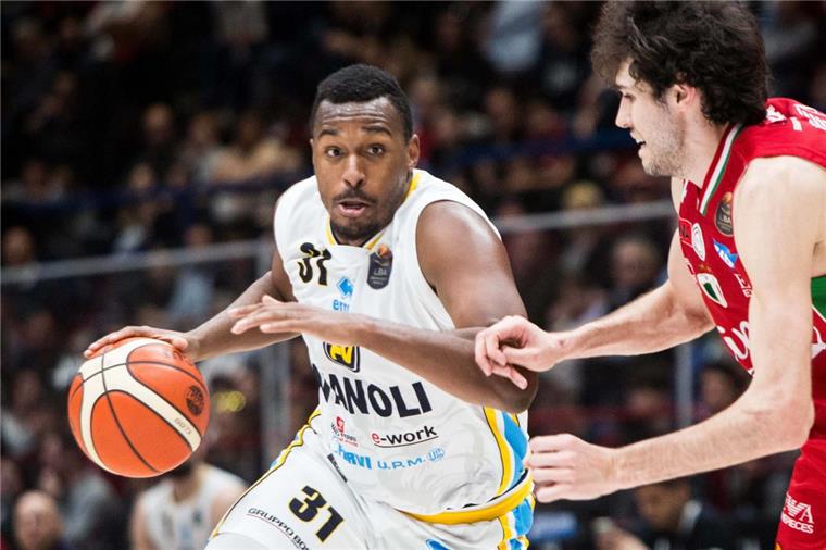 Eisbären Bremerhaven holen US-Guard Elston Turner Jr. Elston Turner Jr. hat zuletzt für den italienischen Zweitligisten Napoli gespielt.