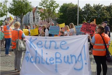 Eltern und Mitarbeiter  haben Anfang der Woche gegen die Krippen-Schließung demonstriert. 
