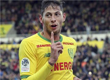 Emiliano Sala  (hier noch im Trikot des FC Nantes) jubelt nach einem Treffer. Der Fußballer ist möglicherweise mit einem Flugzeug abgestürzt.