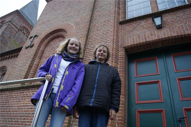 Konfirmandenunterricht per E-Mail? Jetzt kommen Neuseeländer ins Cuxland Emily (13) und ihr Bruder Emilian (12) sind zum ersten Mal nach zwei Jahren wieder nach Deutschland gereist.