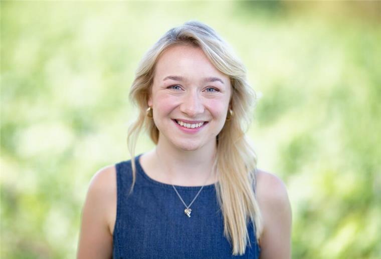 Emma Meinhardt tritt für das Anbaugebiet Rheingau an.