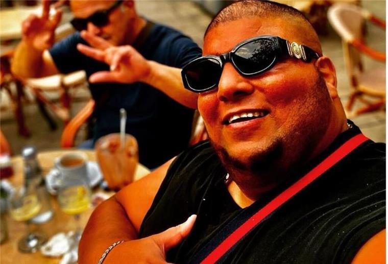 Diesen Bremerhavener muss man lieben: Kraftpaket Emre Yilmaz ist ein toller Kerl #isso Emre Yilmaz - viele Bremerhavener kennen ihn. Er zeigt sich gerne in der City. Auch als Boxer ist er bekannt.