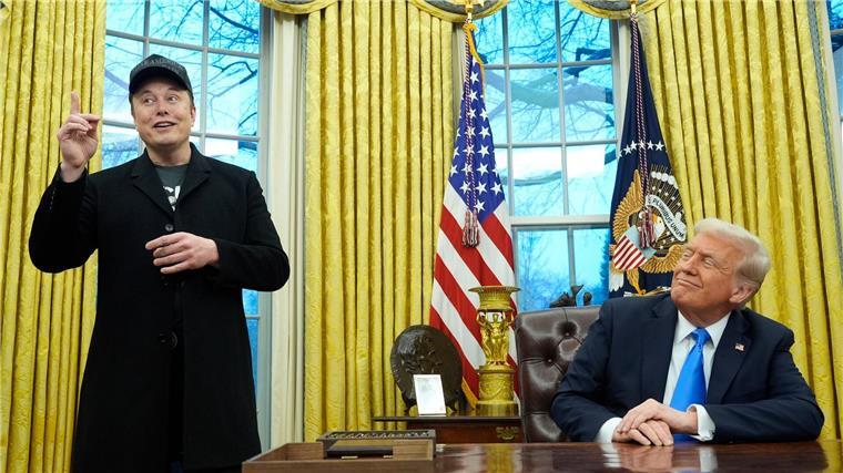 Pentagon vergibt Millionenaufträge für KI an US-Techfirmen Ende einer besonderen Allianz: Elon Musk und US-Präsident Donald Trump gehen nach einem Streit um die Haushaltspolitik getrennte Wege. (Archiv)