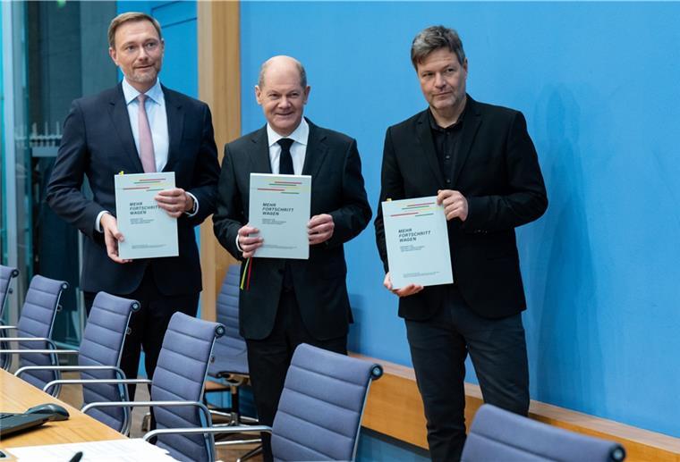 Parteiführer mit Koalitionsvertrag