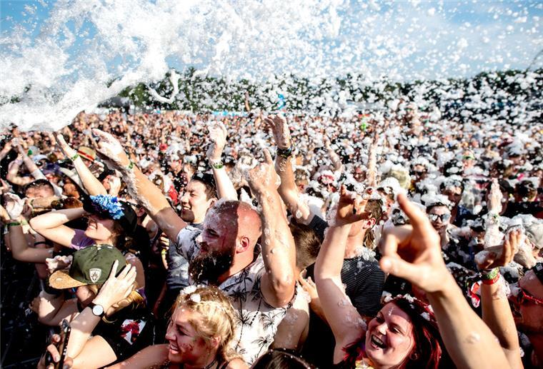 Endlich Ekstase: Ab 17. Juni findet in Scheeßel zum 24. Mal das Hurricane-Festival statt.