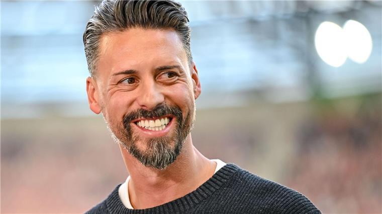 Wagner meistert erste Drucksituation in Augsburg Endlich Grund zur Freude: Sandro Wagner.