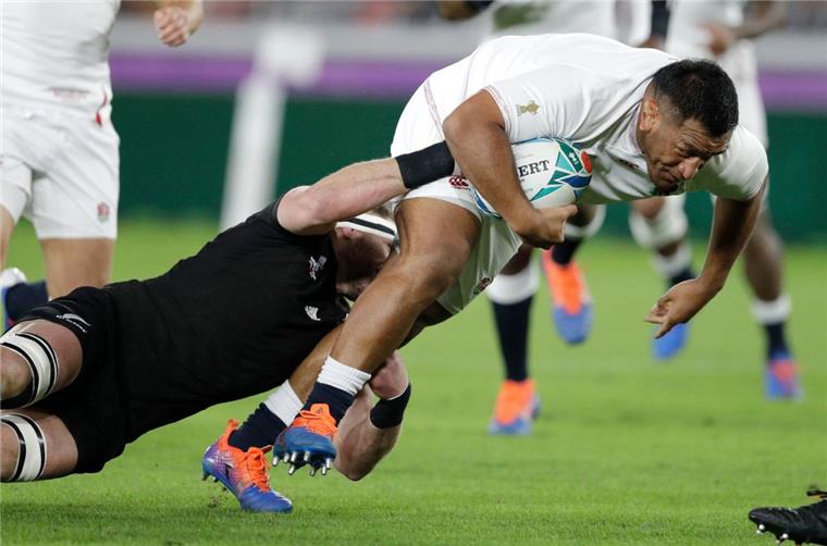 Rugby-WM: England entzaubert Neuseeland England (im Bild Mako Vunipola (rechts) und Kieran Read) lief im Halbfinale gegen den Favoriten Neuseeland zur Hochform auf und steht im Finale der Rugby-WM.