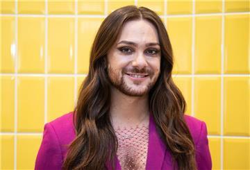 Entertainer Riccardo Simonetti (30) hat sich verlobt.
