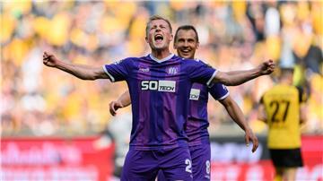 Entscheidender Mann beim Sieg in Dresden: Osnabrücks Torschütze Niklas Wiemann (l). 