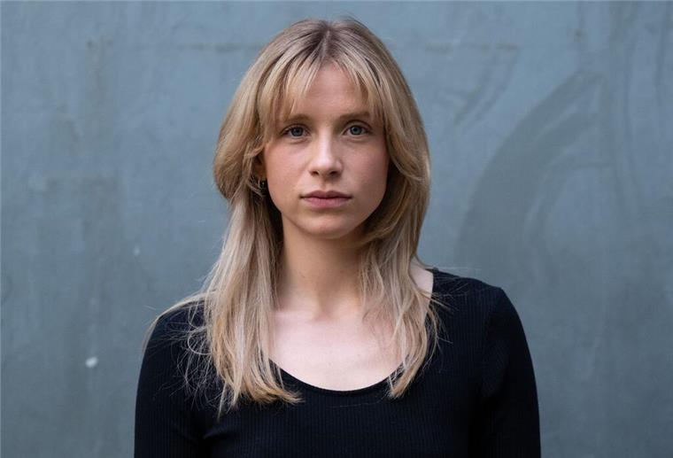 Lena Klenke über AfD-Stimmen junger Wähler enttäuscht „Enttäuscht hat es mich sehr, überraschend war es nach den ganzen Prognosen dann leider doch nicht mehr“, sagt Schauspielerin Lena Klenke zum Erfolg der AfD unter jungen Wählern bei der EU-Wahl.
