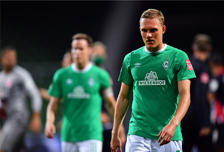 Werder ist in der Offensive zu schwach Enttäuschte Gesichter bei den Spielern von Werder Bremen nach der Niederlage.