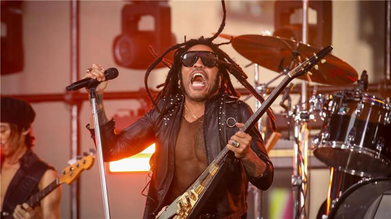 Diese Legenden stehen 2025 auf deutschen Bühnen Er fasziniert: Musiker Lenny Kravitz tritt 2025 auch in Deutschland auf. (Archivbild)