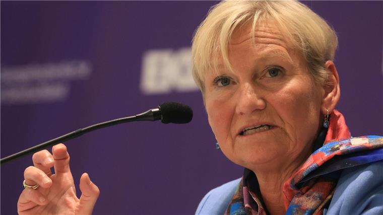 Evangelische Kirche würdigt Franziskus: „menschlich nahbar“ „Er ging stets auf alle Menschen zu“, sagt die EKD-Ratsvorsitzende Kirsten Fehrs über den verstorbenen Papst. (Archivbild)