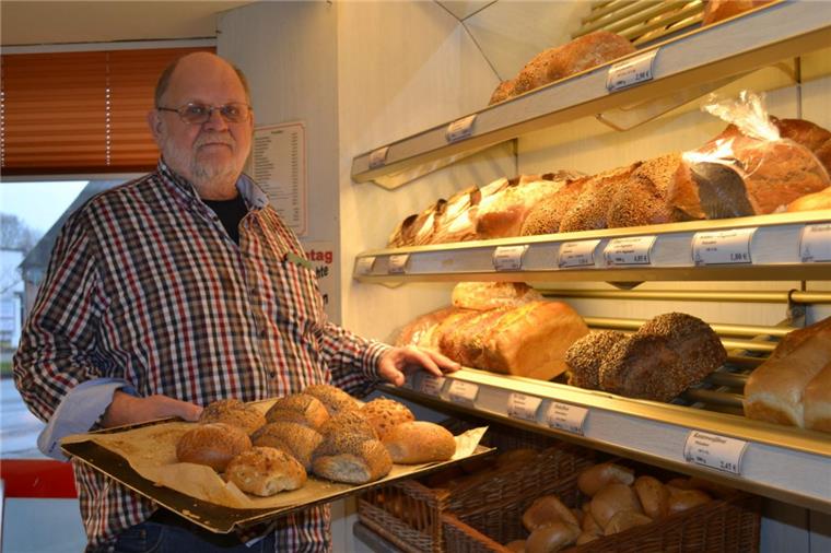 Insolvenz: 11 Filialen der Bäckerei Neuber von der Schließung bedroht Er ist Bäcker aus Leidenschaft: Gerd neuber aus Altenwalde. Doch nach dem tragischen Tod seines Sohnes musste er nun Insolvenz anmelden.