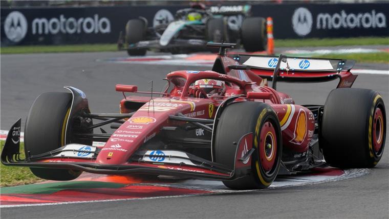 Verstappen-Rückschlag im WM-Duell nach Doppelstrafe Er profitiert vom Duell zwischen Verstappen und Norris.