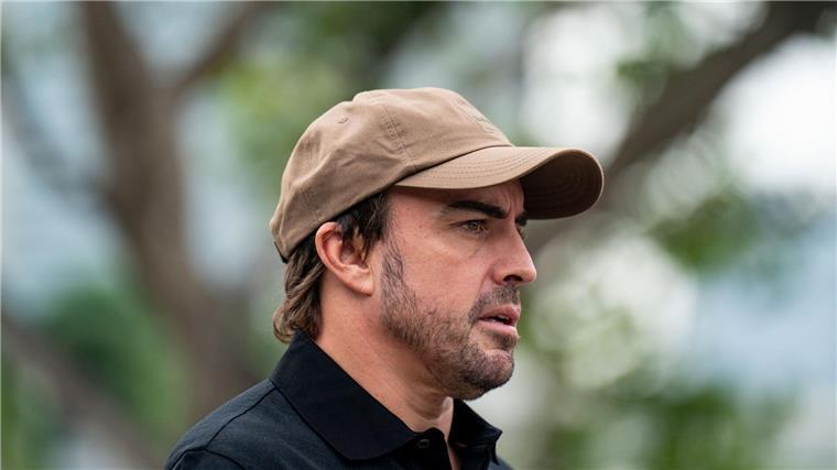 Alonso fliegt tausende Kilometer zu Behandlung nach Europa Er reiste zwischen den Rennen in Mexiko und Brasilien nach Europa, um sich dort behandeln zu lassen.
