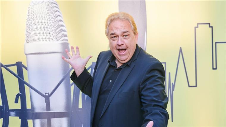 Reality-Boom im TV: Flirten und Fummeln für die Quote Er sieht den Realityshow-Boom skeptisch: TV-Lästermaul Oliver Kalkofe.