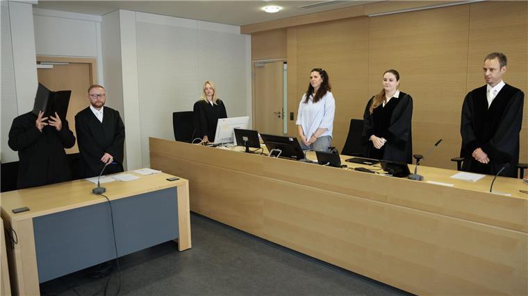 Er soll gegen ihren Willen Sex mit einer 14-Jährigen gehabt haben - dafür soll ein Arzt ins Gefängnis.