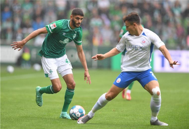 Talent Eren Dinkci verlängert Vertrag bei Werder Bremen Werders Eren Dinkci
