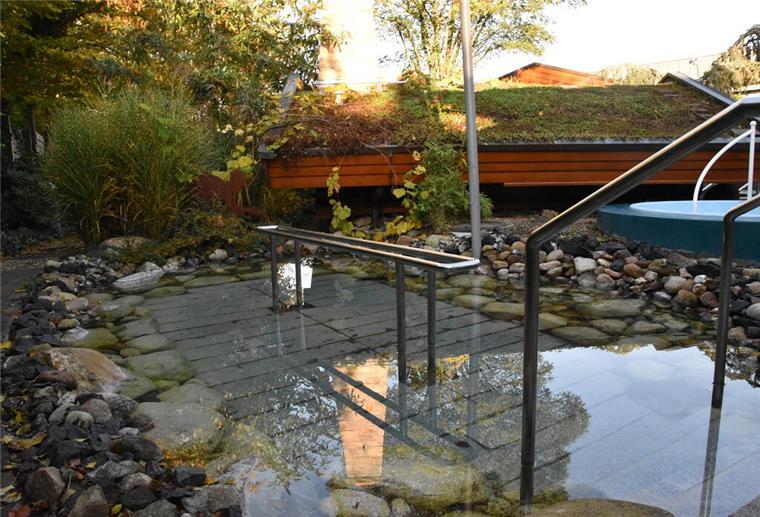 Entspannung pur: Magischer Wellness-Genuss im Bad 2 Kneipp-Becken