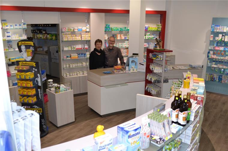 Schiffdorf: Mit Sanierung gegen das Apothekensterben Erika und Klaus-Peter Miéville haben kräftig in ihre Apotheke investiert