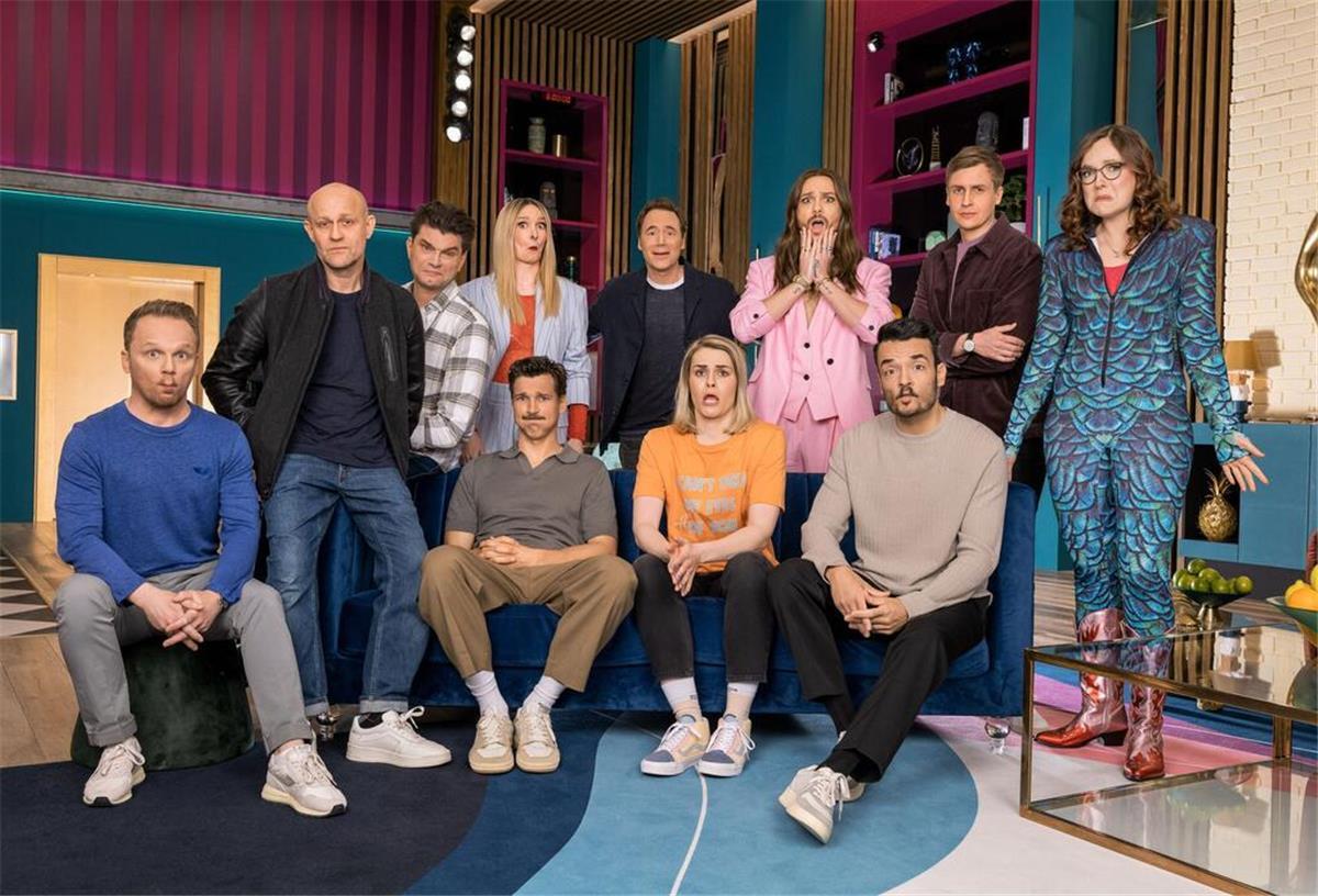Lustige Show, ernste Mienen: „LOL“ startet in sechste Runde Ernste Mienen beim Cast der neuen „LOL“-Staffel.