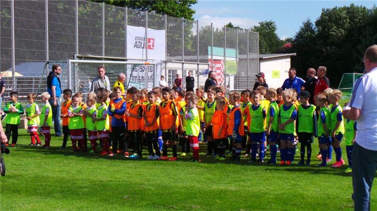 11. Gewoba-Jugendfußballcup steht in den Startlöchern Eröffnung Gewoba-Jugendfußballcup 2017
