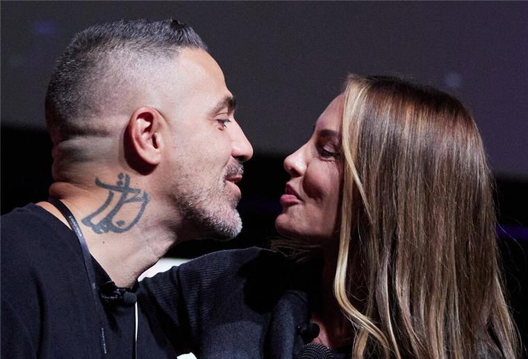 Bushido fliegt raus: Vox stoppt Doku-Serie überraschend nach Folge eins Anis und Anna-Maria Ferchichi stehen bei einem Live-Podcast im Admiralspalast auf der Bühne. (recrop) Der Sender Vox hat die Doku-Serie «Bushido & Anna-Maria - Alle auf Tour» nach nur einer Folge aus dem Programm genommen.