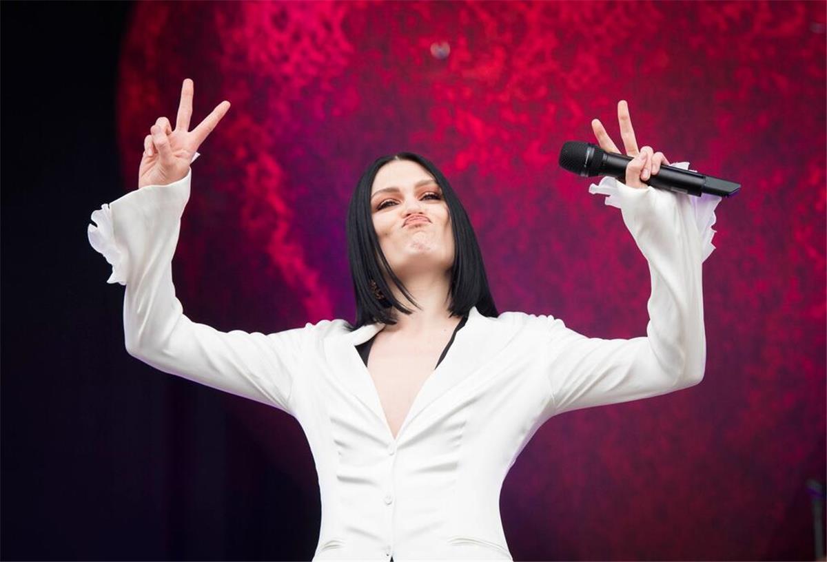 Jessie J berichtet von erfolgreicher Brustkrebs-OP Erst im Juni hatte Jessie J öffentlich gemacht, an Brustkrebs erkrankt zu sein. (Archivbild)