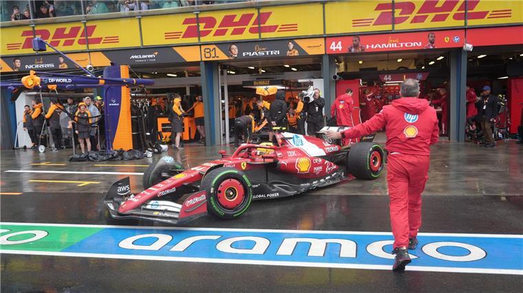 Flitterwochen vorbei: Hamiltons Ferrari-Erwachen Erste Ausfahrt Melbourne - Ferrari hat noch Nachholbedarf.