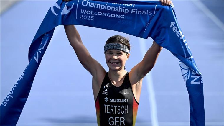 Lisa Tertsch erste deutsche Triathlon-Weltmeisterin Erste deutsche Triathlon-Weltmeisterin über die olympische Distanz: Lisa Tertsch