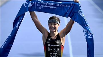 Erste deutsche Triathlon-Weltmeisterin über die olympische Distanz: Lisa Tertsch 