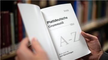 Erste Plattdeutsch-Lehrkräfte erhalten Sprachzertifikate auf C1-Niveau. (Archivbild)