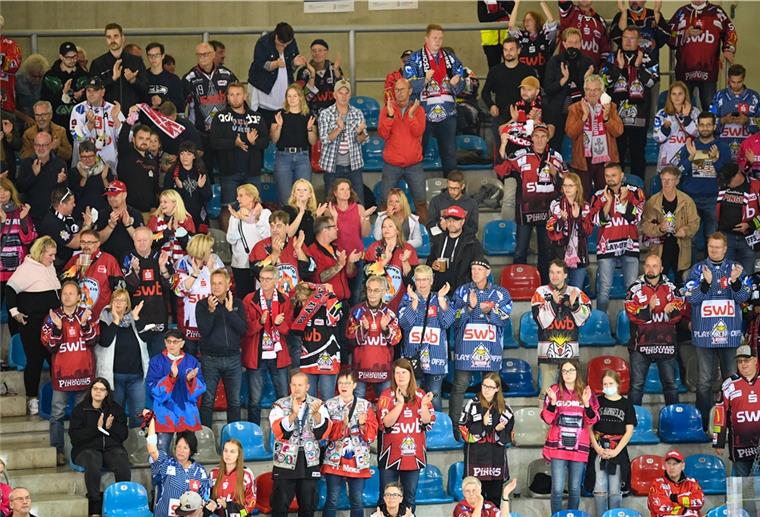 Grandioser Europapokal-Abend für die Pinguins Erstmals konnten die Fans der Fischtown Pinguins ein Champions-League-Heimspiel in Bremerhaven verfolgen.