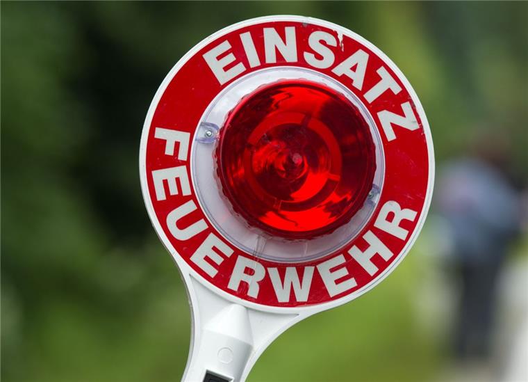 Bremerhaven-Leherheide: Feuerwehr löscht Flächenbrand von der Autobahn aus Es gab einen Flächenbrand in der Nähe der Autobahn bei Bremerhaven-Leherheide.