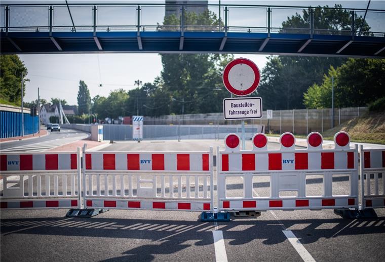 Bremerhaven: Neue Probleme mit dem Hafentunnel Es geht nicht weiter: Seit 2014 wird an der Hafenanbindung schon gebaut, eigentlich sollte der Verkehr schon seit fast drei Jahren fließen.