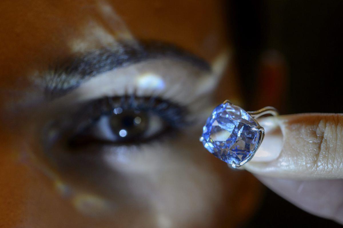 Seltene Mineralien sind wertvoller als Diamanten Es gibt Mineralien, die wertvoller sind als Diamanten.