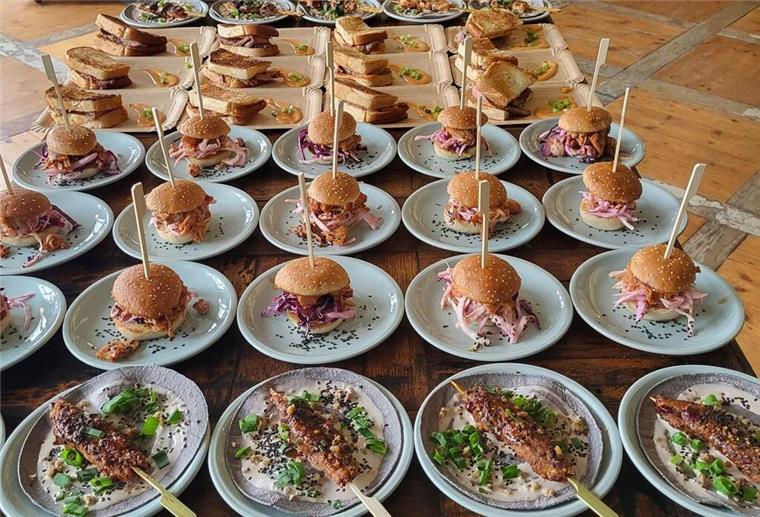 Berlinale-Charity: Diese Bremerhavener trumpfen zwischen Stars & Sternchen groß auf Es hat bestimmt geschmeckt.