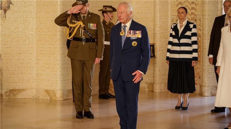 Protest gegen König Charles im australischen Parlament Es ist die erste Fernreise des Königs, seit seine Krebserkrankung öffentlich gemacht wurde.