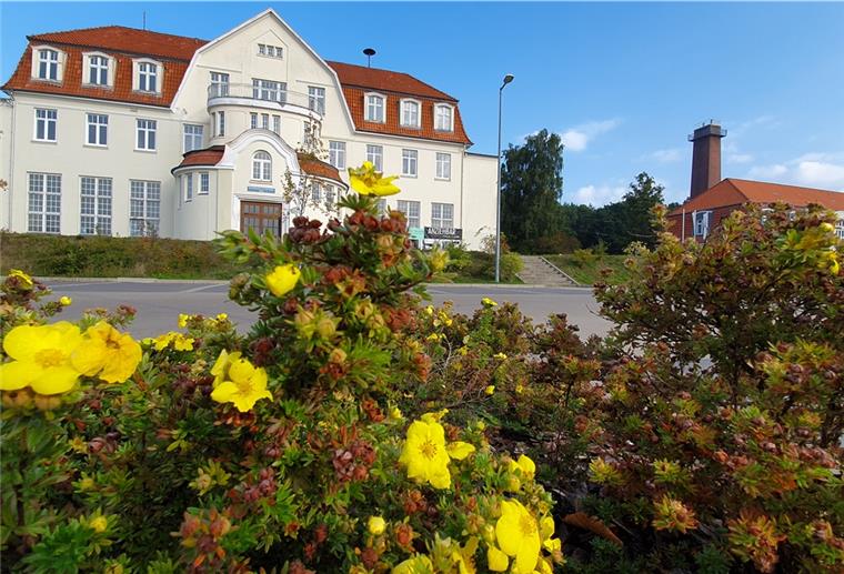 Nordholz: Eine Villa für Landärzte Es ist entschieden: Das erste regionale Versorgungszentrum im Cuxland soll in das ehemalige Sanitätszentrum der Marineflieger in Nordholz einziehen.