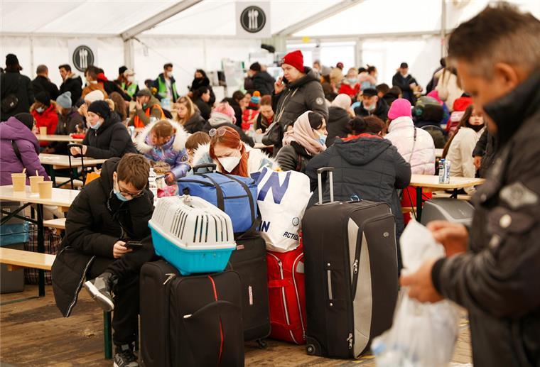 Es musste schnell gehen, als zu Beginn des Kriegs die Menschen die Ukraine verließen, um sich in Sicherheit zu bringen. Bremerhaven nahm direkt die Flüchtlinge auf. Der Senat will die Ausgaben jetzt an die Stadt zurückzahlen.
