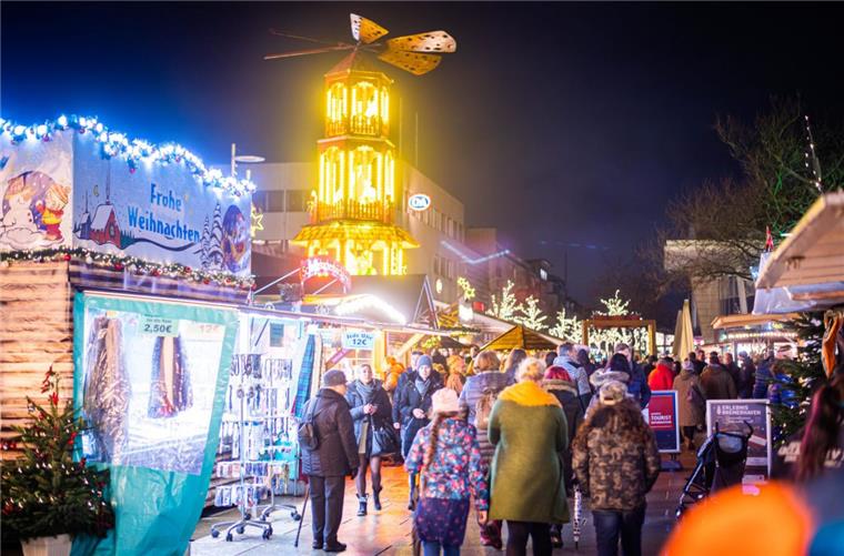 Der beste Bremerhavener Weihnachtsmarkt seit vielen Jahren Es war so schön: Auf dem Weihnachtsmarkt 2019 reihten sich Würstchenbude und Glühweinstand zwischen Kunsthandwerk und Märchenhütten in der weihnachtlich geschmückten Fußgängerzone.