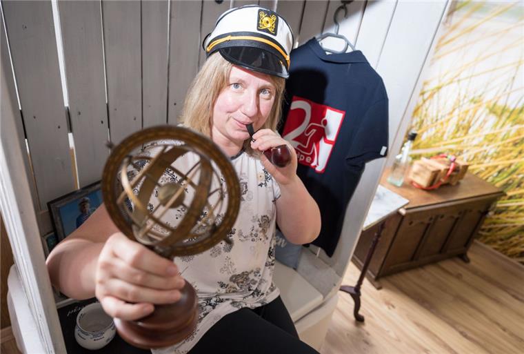 Escaperoom in Bremerhaven: Frische Rätsel für das Exitgame Escaperoom Bremerhaven wurde um neue Räume und Rätsel ergänzt. Inhaberin Marita Fischer zeigt ihre neuen Räume im maritimen Look "Otto der Seefahrer und im Dschungel-Design "Insektenforscherin Wanda Stock.