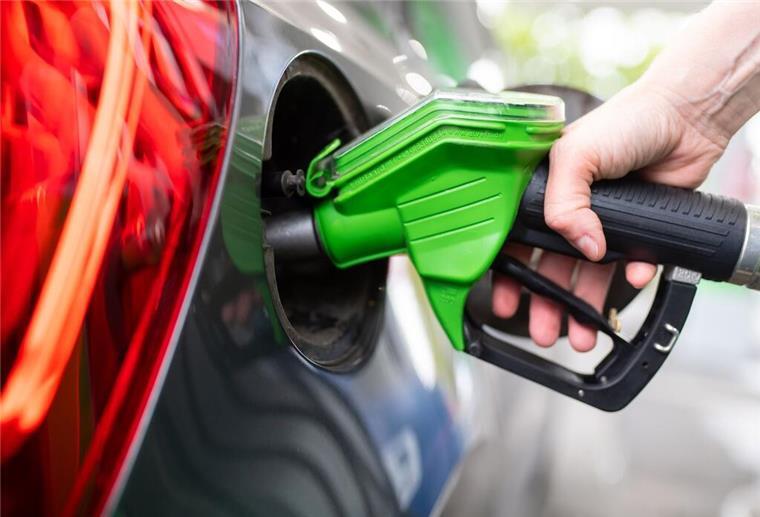 Mit unserer Live-Übersicht finden Autofahrer in Essen immer die günstigste Tankstelle für Super E5, E10 oder Diesel in ihrer Nähe.