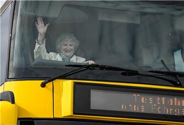 Eva Maria Gäckel auf Testfahrt. Sie hatte die Idee zur Leuchtturm-Tour.