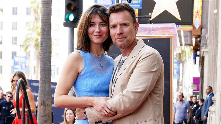 Ewan McGregor feiert den Hollywood-Stern mit seiner Frau Mary Elizabeth Winstead.