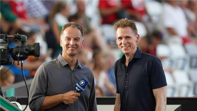 Ex-Zehnkämpfer Frank Busemann (r) ist bei der Leichtathletik-WM in Tokio wieder als ARD-Experte dabei.