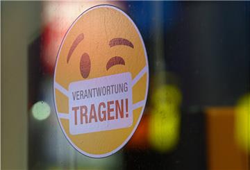 Experten fordern, dass die Maskenpflicht erhalten bleibt.