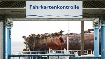 Experten haben einen Teil eines 1919 gesunkenen U-Bootes aus der Nordsee geborgen.
